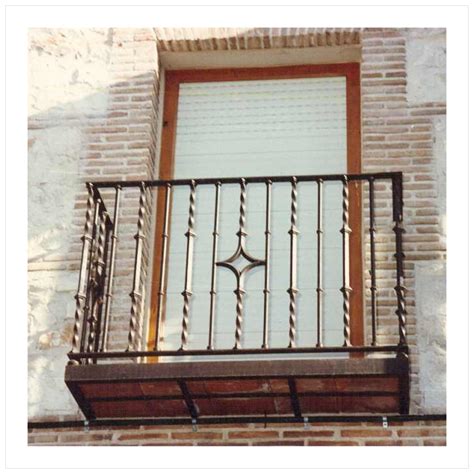 diseños de balcones para puertas